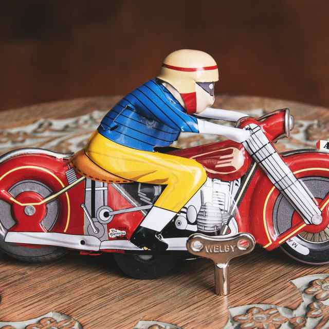 ゼンマイ式 アクセルターンを決めるクラシックバイクレーサー インドのレトロなブリキのおもちゃ ぜんまい式玩具 アメリカンバイク ブの通販はau Pay マーケット インド アジアの雑貨と衣料 Tirakita