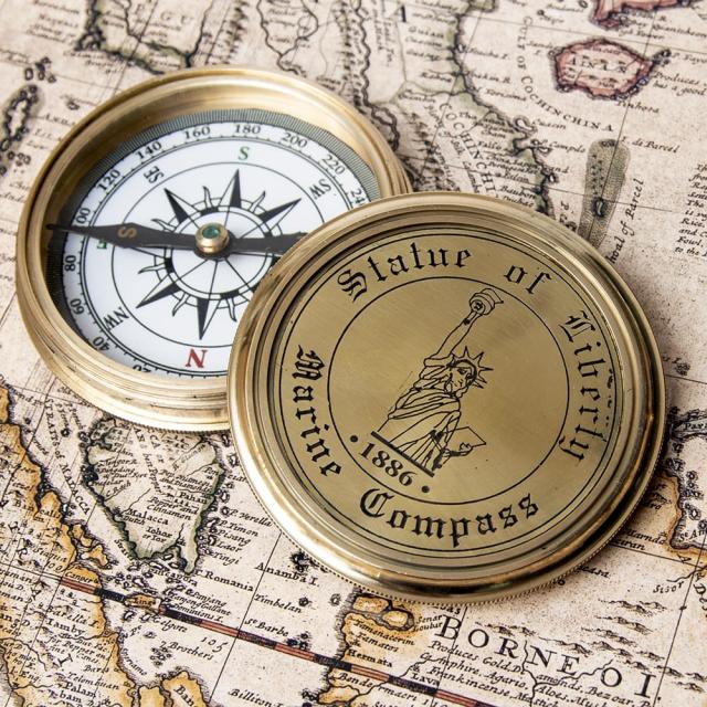 イギリス・セルロイド製　アンティークコンパス イギリス・セルロイド製 アンティークコンパス - メルカリ