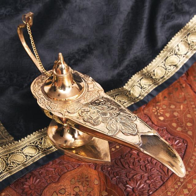 【送料無料】 アラジンの魔法のランプ 存在感がある 特大サイズ 【31cm×18cm】 / アラジンランプ オイルランプ 千夜一夜物語 アラビアンナイト アジアン インド アンティック 金属 製品 エスニック 雑貨 7,869円
