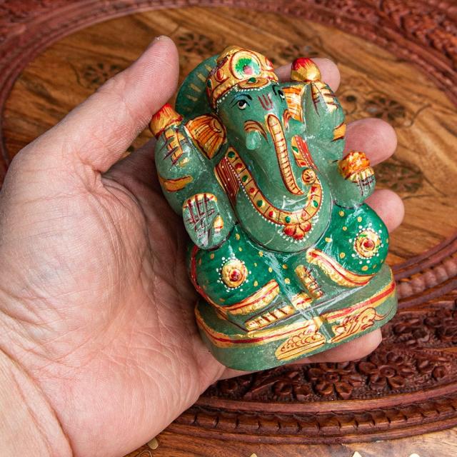 【送料無料】 【一点物 天然石】手彫りのアングリ ガネーシャ（インド翡翠） 約10cm / ヒスイ パワーストーン ガネーシャ像 神様 エスニック アジア 雑貨