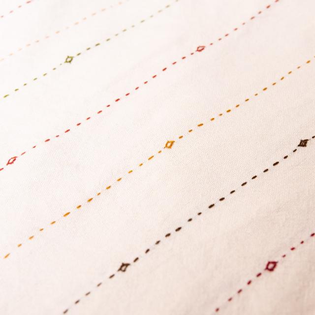 【送料無料】 ブジョーディ村の手織りショール / ストール マフラー ブランケット カッチ 刺繍 TIRAKITA(ティラキタ) ドゥパッタ スカーフ レディース エスニック衣料 アジアンファッション エスニックファッション_1