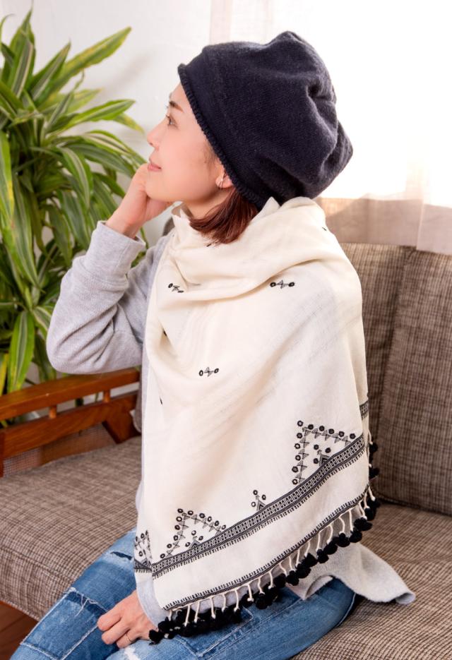 【送料無料】 ブジョーディ村の手織りショール / ストール マフラー ブランケット カッチ 刺繍 TIRAKITA(ティラキタ) ドゥパッタ スカーフ レディース エスニック衣料 アジアンファッション エスニックファッション_12