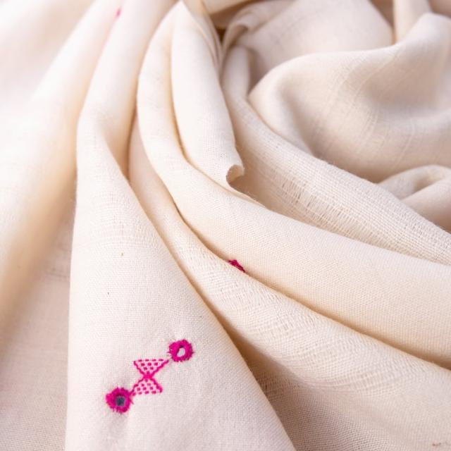 【送料無料】 ブジョーディ村の手織りショール / ストール マフラー ブランケット カッチ 刺繍 TIRAKITA(ティラキタ) ドゥパッタ スカーフ レディース エスニック衣料 アジアンファッション エスニックファッション_6