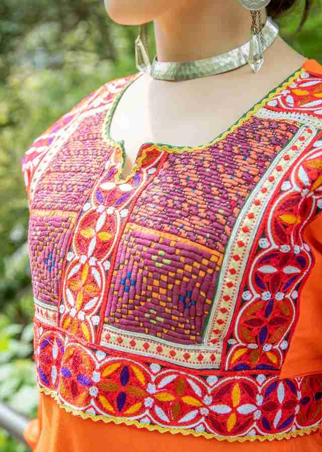 【低価最新品】刺繍ワンピース　ピンクオレンジ　民族衣装 ワンピース