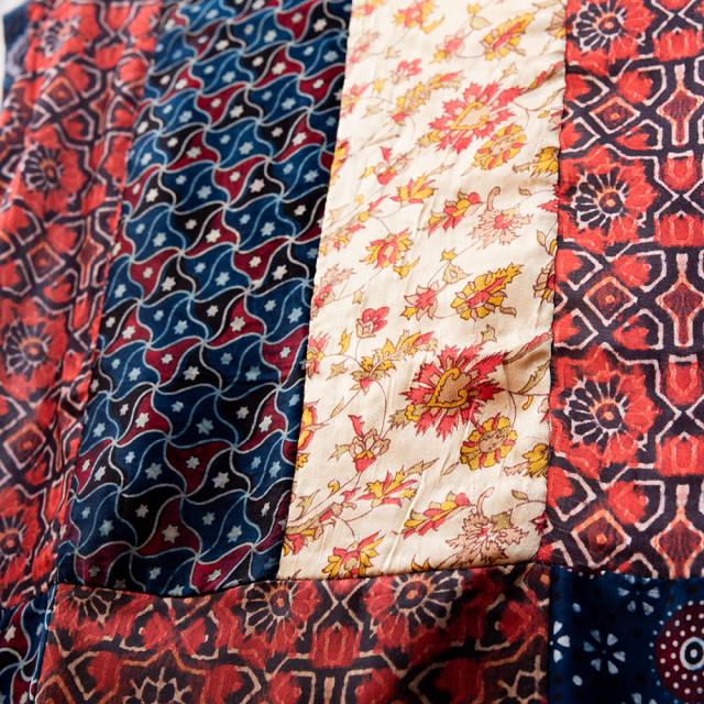 送料無料】 【インド品質】 1点もの インドの伝統柄 アジュラック模様