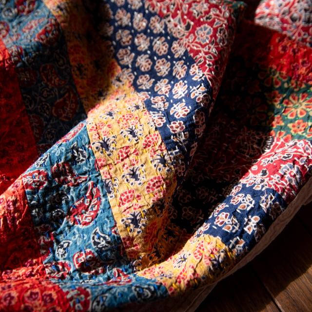 【送料無料】 【展覧会出品用 最高級品 １点物】カンタ刺繍とバルメール村の美しいアップリケの特大マルチクロス 【約278cm x 225cm】 グリーン / 大判布 大きい ベッドカバー 壁掛け アジアン インテリア エスニック_13