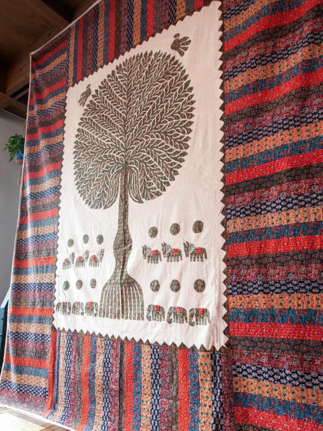 【送料無料】 【展覧会出品用 最高級品 １点物】カンタ刺繍とバルメール村の美しいアップリケの特大マルチクロス 【約278cm x 225cm】 グリーン / 大判布 大きい ベッドカバー 壁掛け アジアン インテリア エスニック_2