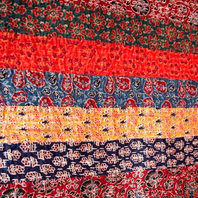 【送料無料】 【展覧会出品用 最高級品 １点物】カンタ刺繍とバルメール村の美しいアップリケの特大マルチクロス 【約278cm x 225cm】 オレンジ / 大判布 大きい ベッドカバー 壁掛け アジアン インテリア エスニック_3