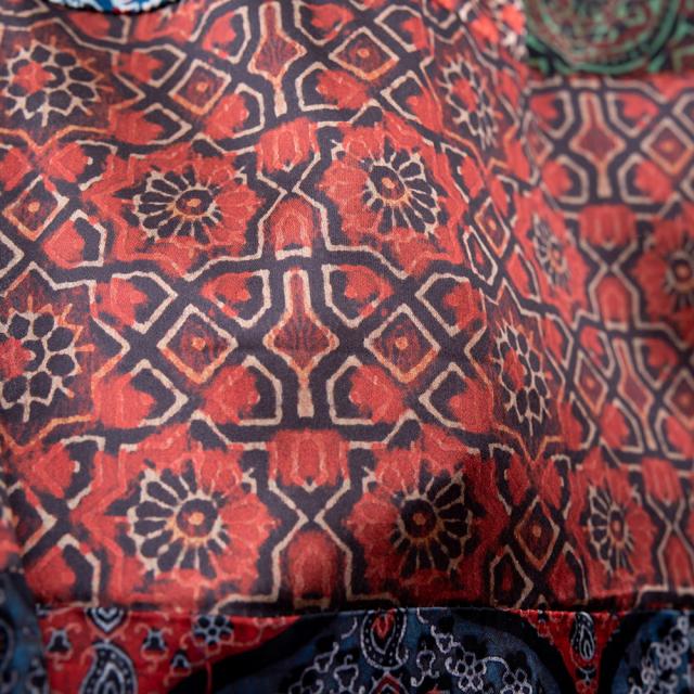 送料無料】 【インド品質】 1点もの インドの伝統柄 アジュラック模様