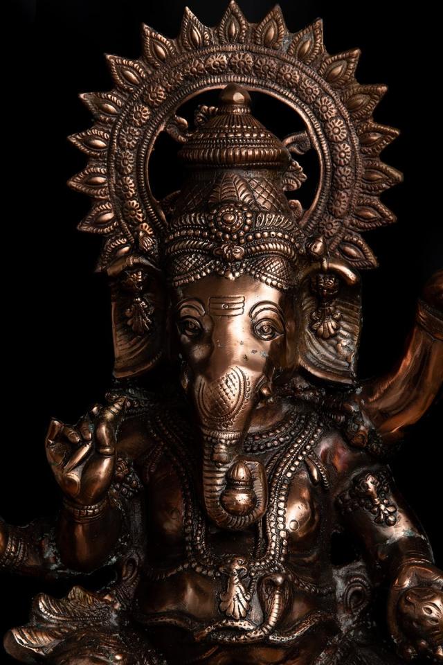 鼻がクルクルしたお鼻のグリーンガネーシャ神様