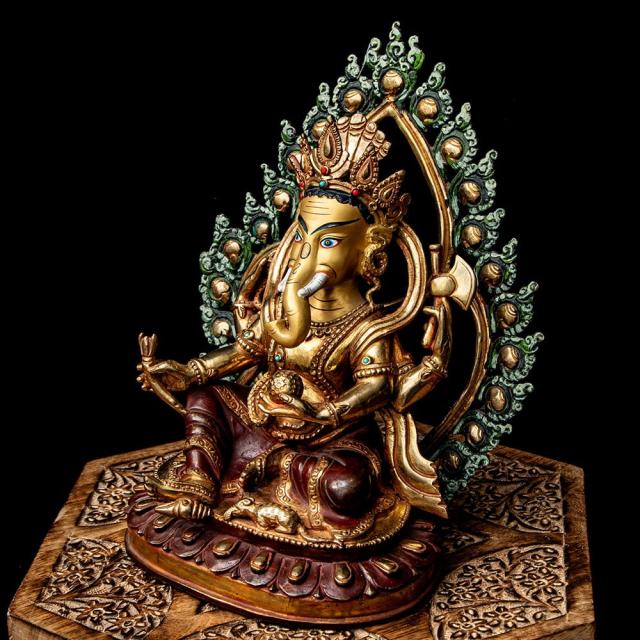 送料無料 【No，10】ネパール ヒマラヤ水晶製 インドの神様 ガネーシャ