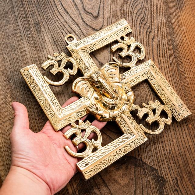 送料無料】 〔壁掛けタイプ〕インドの神様ウォールハンギング 卍と