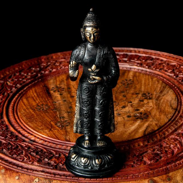 【送料無料】 薬師如来 立像 重厚なブラス製 高さ19.5cm程度 / 仏像 メディシン ブッダ 釈迦 神像 インド 神様 置物 エスニック アジア 雑貨の通販は