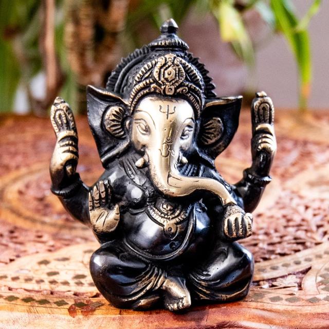 【送料無料】 ガネーシャ 坐像 重厚なブラス製 高さ12cm程度 / ガナパティ ガネーシュ 仏像 神像 インド 神様 置物 エスニック アジア 雑貨の通販は