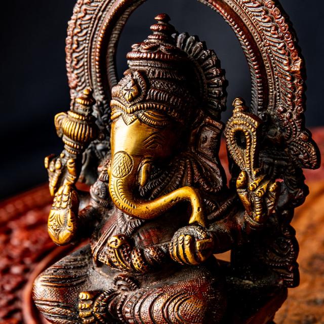 送料無料】 天蓋ガネーシャ 坐像 重厚なブラス製 高さ22cm程度