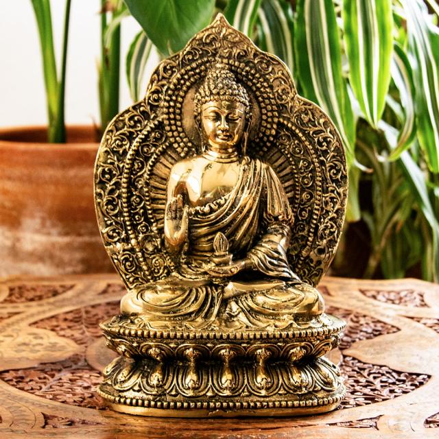 送料無料】 釈迦牟尼仏 坐像 光り輝くブラス製 高さ 26.5cm程度 / ブッダ