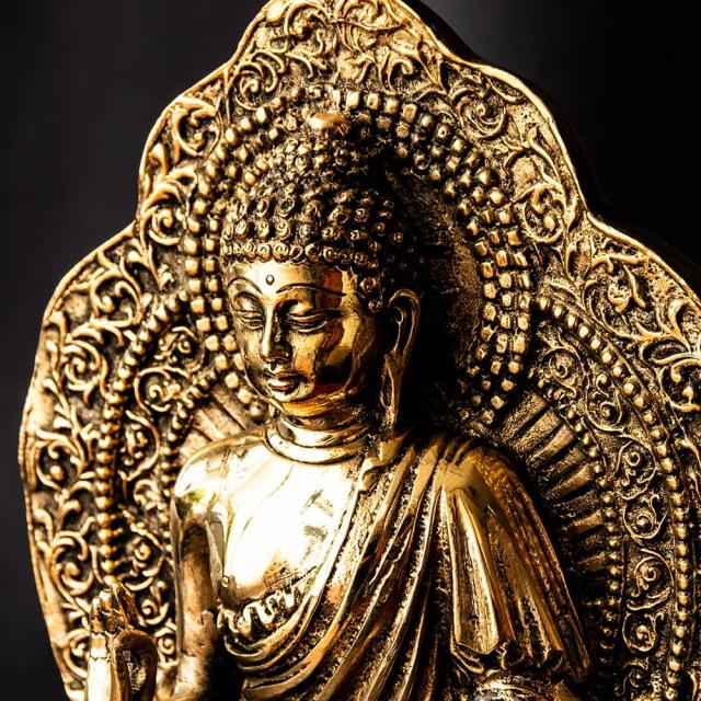 送料無料】 釈迦牟尼仏 坐像 光り輝くブラス製 高さ 26.5cm程度 / ブッダ