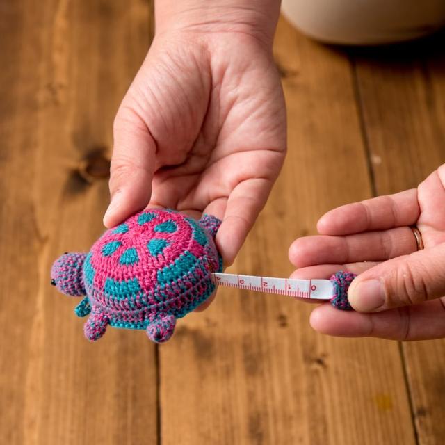 尻尾が伸びる 亀さんメジャー センチとインチが測れる巻き尺 スプリングメジャー タートル ベトナム インド 吊りはかり スプリングバラの通販はau Pay マーケット インド アジアの雑貨と衣料 Tirakita