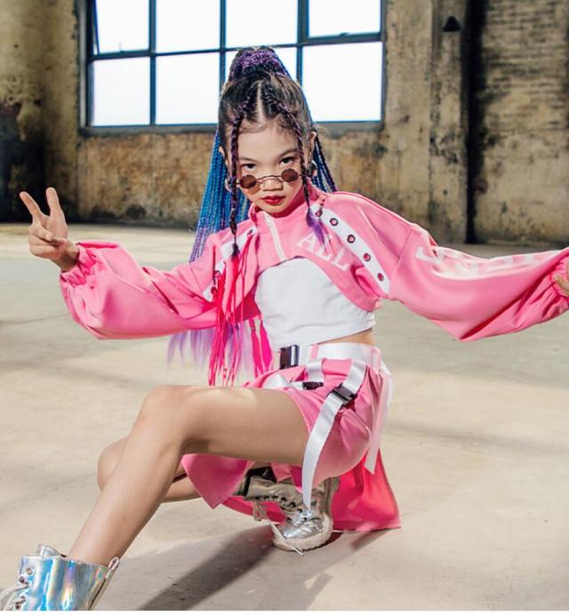 子供服 演出 舞台服 キッズ ダンス衣装 セットアップ 女の子 3点セット キッズダンス パーカー タンクトップ パンツ へそ出し ヒップホップ ダンスウェア ストリート ジャッズ
