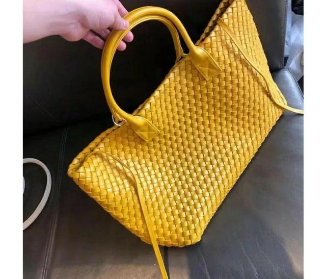 ショルダーバック メッシュレザー ハンドバック トートバッグ 大容量 肩がけ 手持ち フラットポーチ付き 内側紐付き スクエア型 四角 編み込み レザー きれいめ シンプル カジュ マイクロファイバー_5