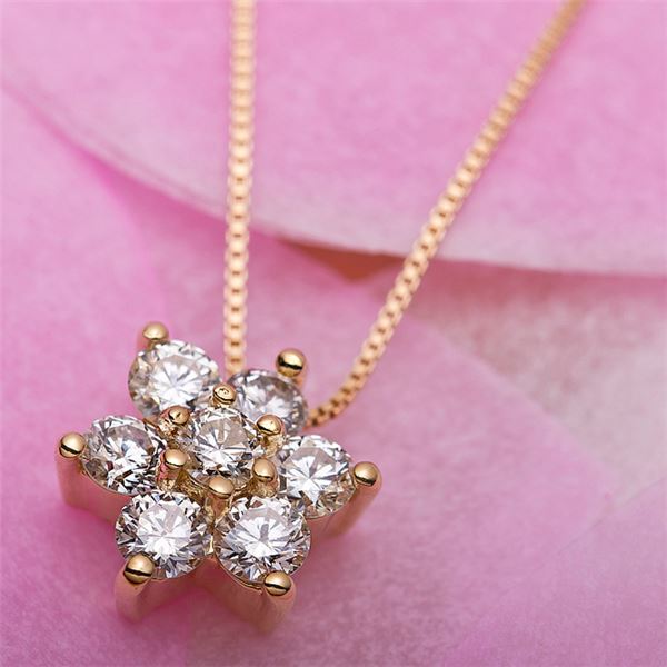 k18 0.3ct ダイヤモンドペンダント　お花　トップ　日曜日限定　大特価 k18 0.3ct ダイヤモンドペンダント お花 トップ 日曜日限定 大特価
