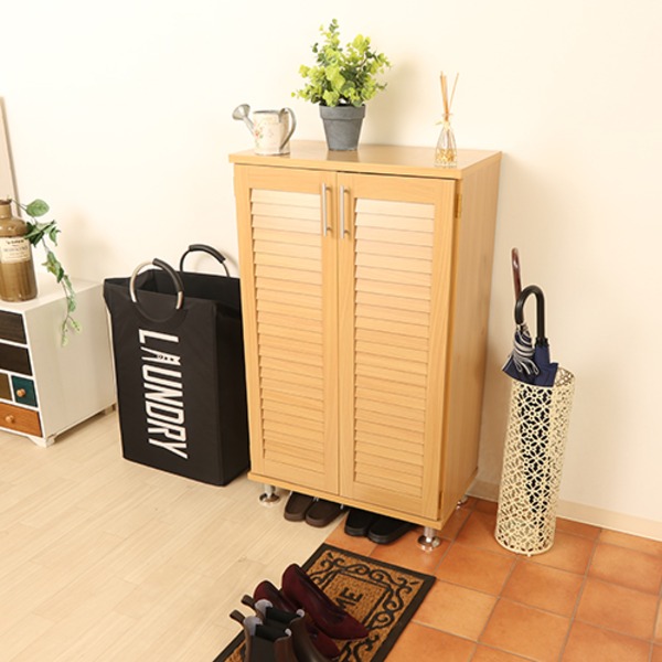 ルーバー シューズラック 下駄箱 幅60cm ナチュラル 取っ手付き扉2枚 棚板5枚 脚付き 玄関 エントランス 入口〔代引不可〕の通販は