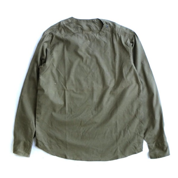 ルーマニア軍放出スリーピングシャツ グリーン 未使用デットストック S相当〔代引不可〕の通販は 6,571円