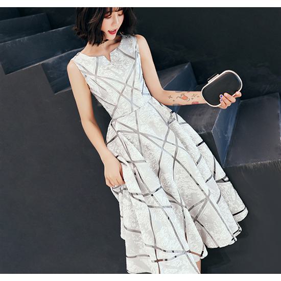 パーティードレス ワンピース レディース ノースリーブ 袖なし 大きいサイズ おしゃれ 韓国 ピアノ 発表会 演奏会 結婚式 二次会 セレモニー お呼ばれ フレア キーネック 透け感 体型カ Vネック パーティードレス ワンピース レディース ノースリーブ 袖なし 大きい