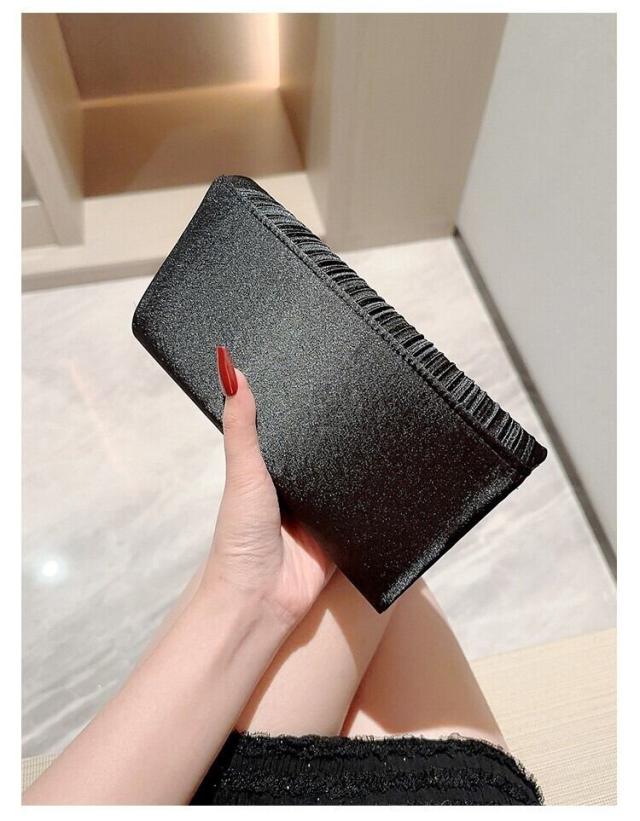 クラッチバッグ