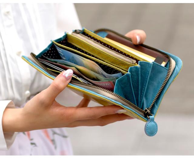 キュートでカラフルなレディース革小物【pacca pacca】