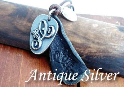 アンティークスタンプレザーネックレス