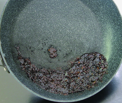 焦げつきは簡単に落とせる!