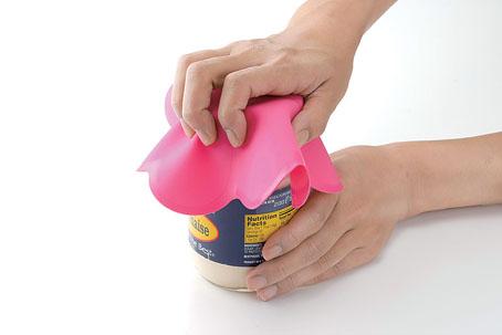 かたい蓋あけに便利です。