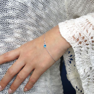 羽根 ブレスレット