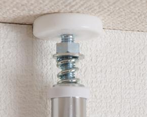 つっぱり式ミラー付きパーテーション つっぱり部