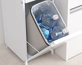 開口部は大きく開けた状態で固定できます。