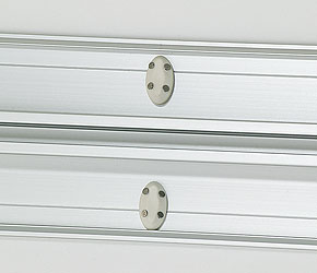 石膏ボード用ピンで取付け