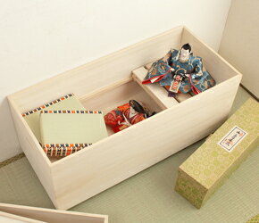 桐衣装箱 2段 高さ61cm（キャスター＆スノコ付き） 収納イメージ