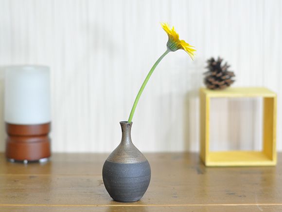 一輪挿し 銀嶺つる首ミニ花入【花瓶 フラワーベース 器 壺 陶器