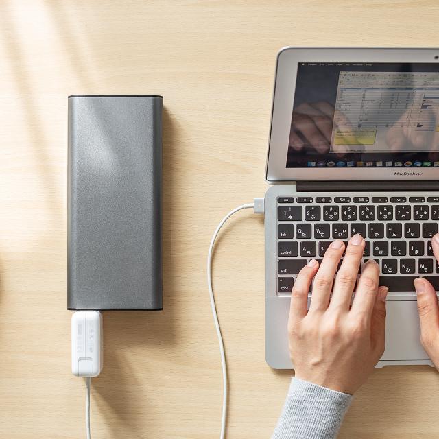 サンワダイレクト モバイルバッテリー 65W 22800mAh Amazon.co.jp: サンワダイレクト モバイルバッテリー AC出力 65W 大