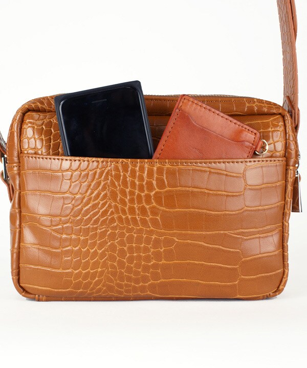 人気商品再入荷 エモダ Emoda エモダ クロコダイル型押しスクエアショルダーバッグ ブランド直営 Conetica Com Mx