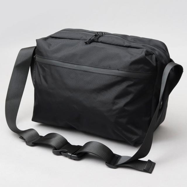 ノアール（NoiR）/レインカバー付き メッセンジャーバッグ ルミナスショルダー PC収納 大容量 A4収納 ノアール（NoiR）/レインカバー付き メッセンジャーバッグ ルミナス