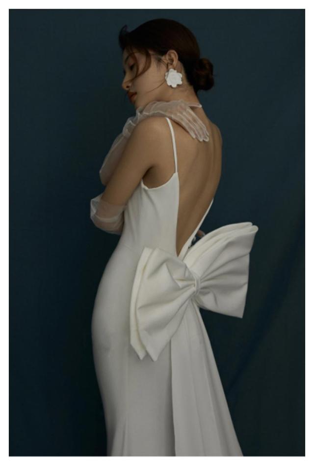 ウェディングドレス マーメイドライン トレーン付きドレス 背中リボン