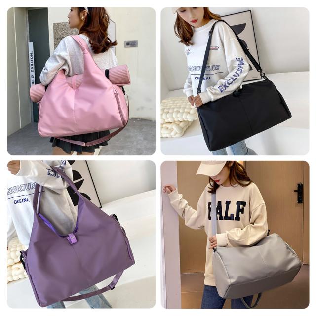 トラベルバッグ