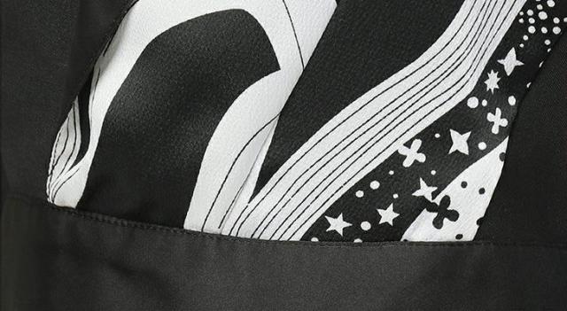 ブラウス トップス プリント柄 襟付き 5分袖 Vネック アシンメトリー