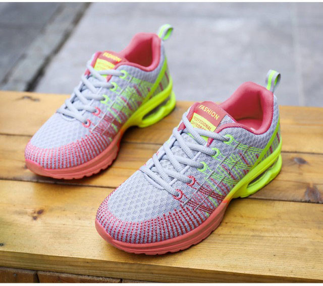 Nike トレーニングシューズ エアクッション付き スニーカー レディース エアークッション トレーニングシューズ