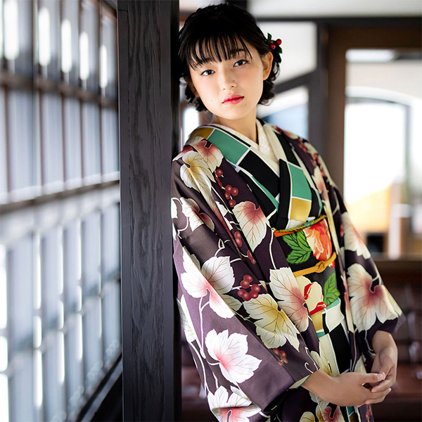 羽織紐 女性 洒落用 天然石 正絹 「緑系・エンジ系・紫系・紺系・白系 全5色」 普段着物用 カジュアル 洒落着用 正絹羽織紐 丸組紐 羽織カン(Sカン)付き 箱入り ギフト・プレゼントに 着物 和装小物 <R>【メール便不可】