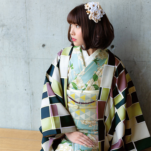 羽織紐 女性 洒落用 天然石 正絹 「緑系・エンジ系・紫系・紺系・白系 全5色」 普段着物用 カジュアル 洒落着用 正絹羽織紐 丸組紐 羽織カン(Sカン)付き 箱入り ギフト・プレゼントに 着物 和装小物 <R>【メール便不可】