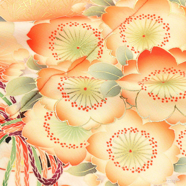 七五三 着物 7歳 ブランド 四つ身着物 単品 華徒然 「薄橙色　四季花くす玉」 女の子 7才 女児用 子供着物 七才のお祝い着向け 【メール便不可】