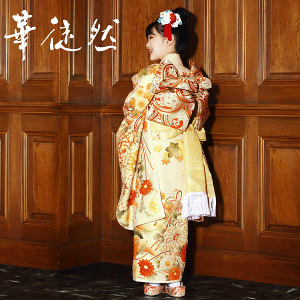 七五三 着物 7歳 ブランド 四つ身着物 単品 華徒然 「薄橙色　四季花くす玉」 女の子 7才 女児用 子供着物 七才のお祝い着向け 【メール便不可】